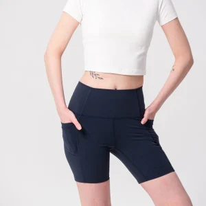 ლურჯი შორტი